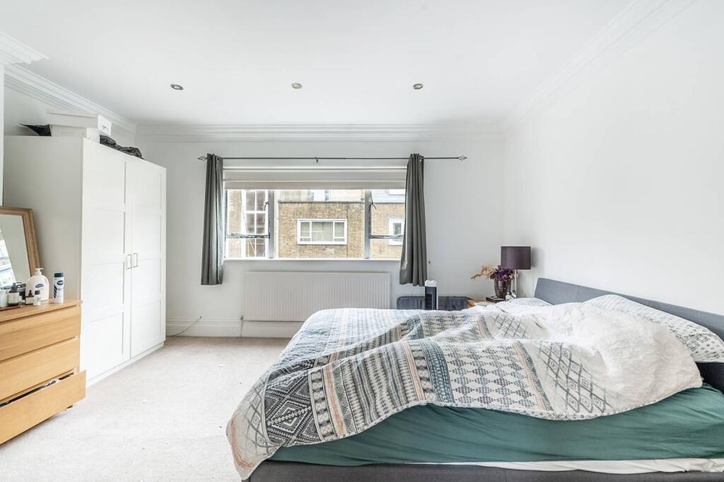 2 bed 1st Floor Flat for rent in London. From Foxtons - South Kensington
