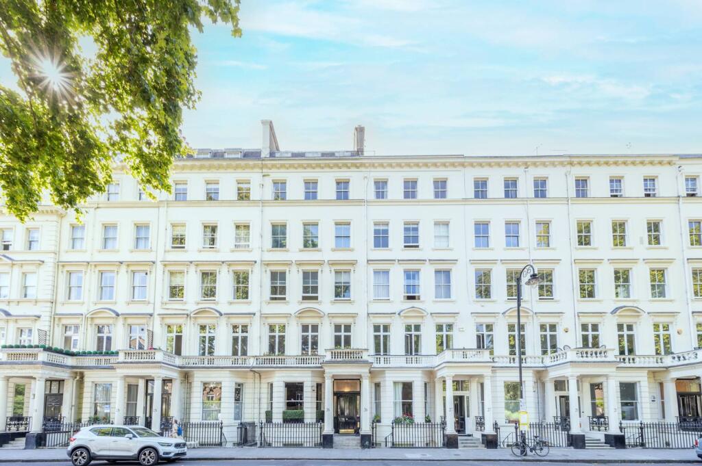 3 bed 1st Floor Flat for rent in London. From Foxtons - South Kensington