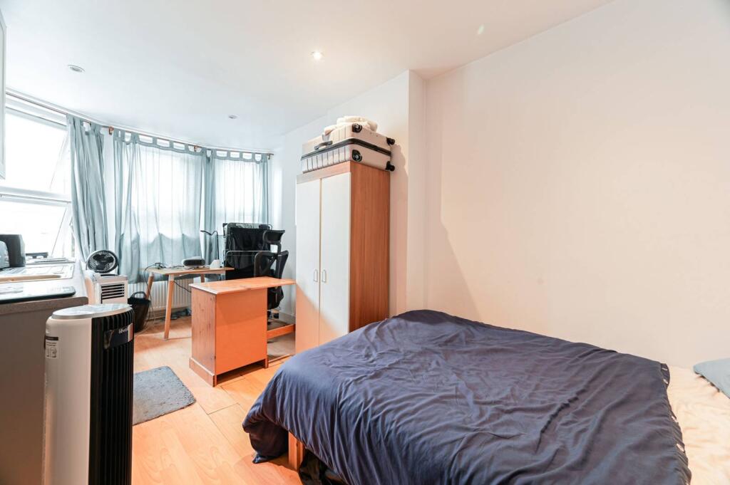 0 bed Studio for rent in London. From Foxtons - South Kensington