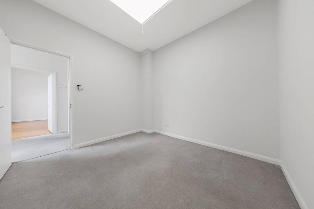 2 bed 1st Floor Flat for rent in London. From Foxtons - South Kensington