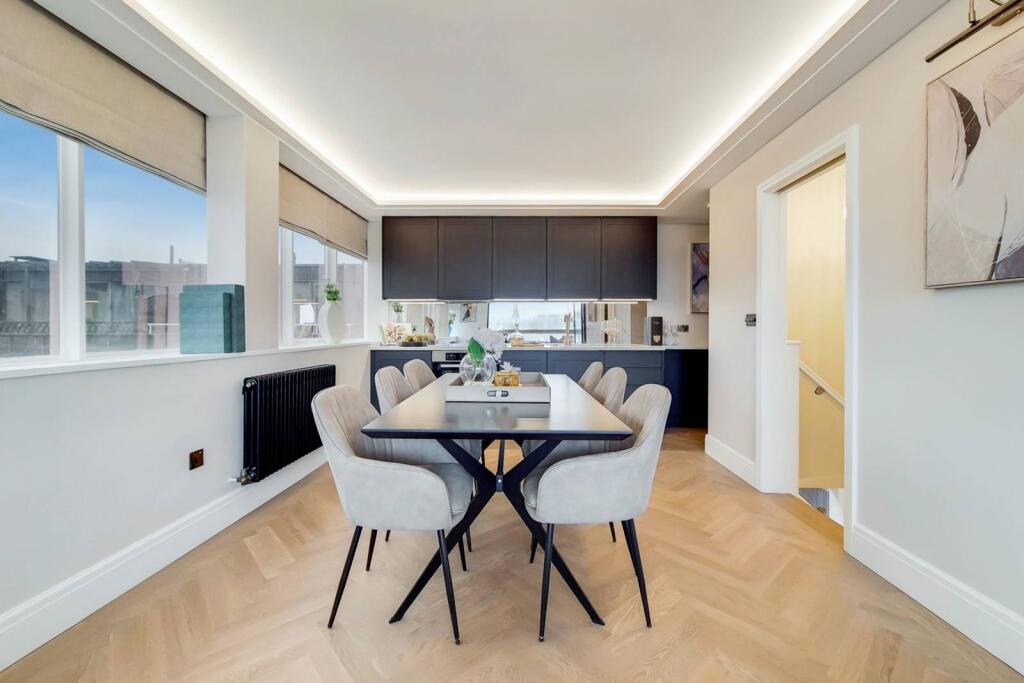 3 bed Annexe for rent in London. From Foxtons - South Kensington