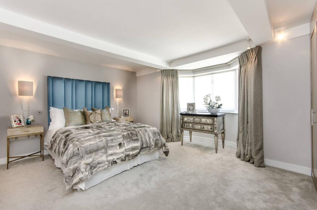 1 bed 1st Floor Flat for rent in London. From Foxtons - South Kensington