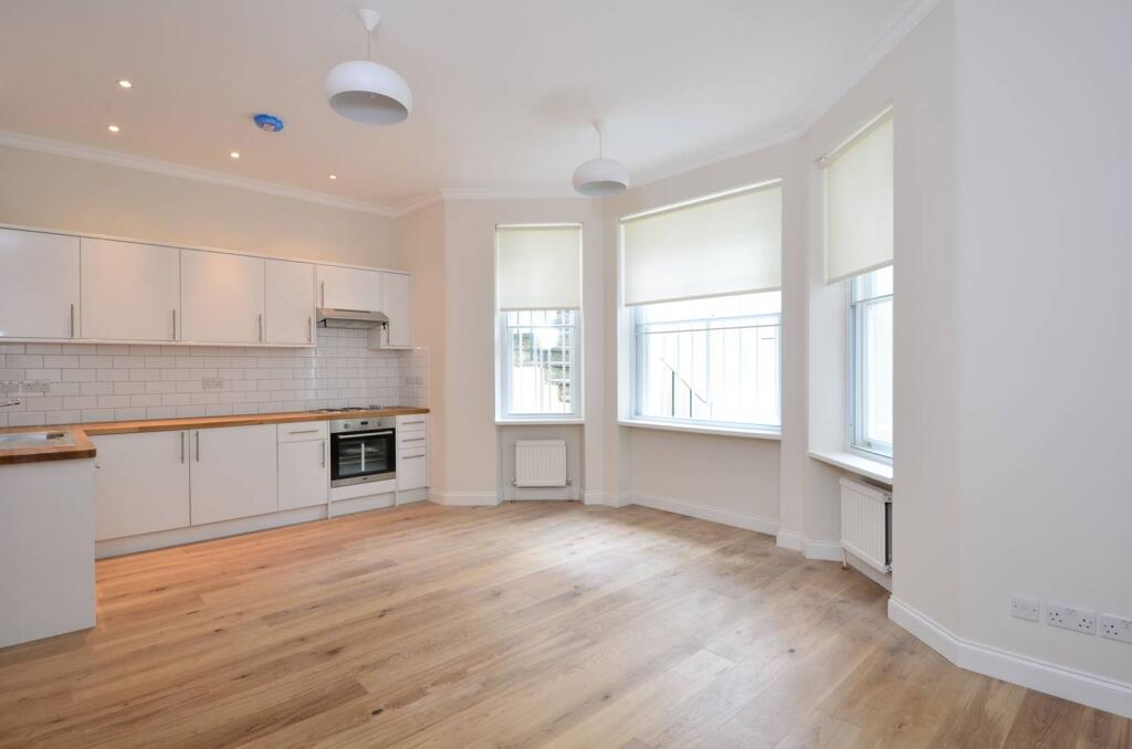 2 bed 1st Floor Flat for rent in London. From Foxtons - South Kensington