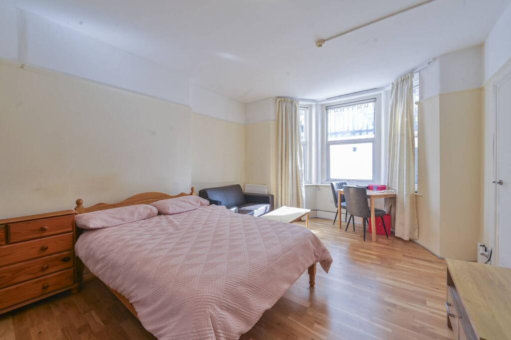 0 bed Studio for rent in London. From Foxtons - South Kensington