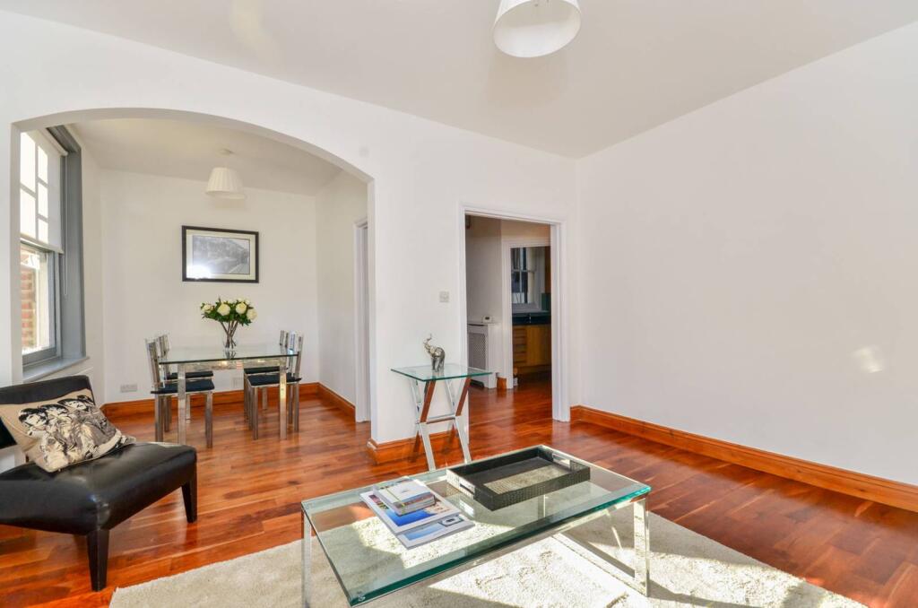 4 bed Annexe for rent in London. From Foxtons - South Kensington