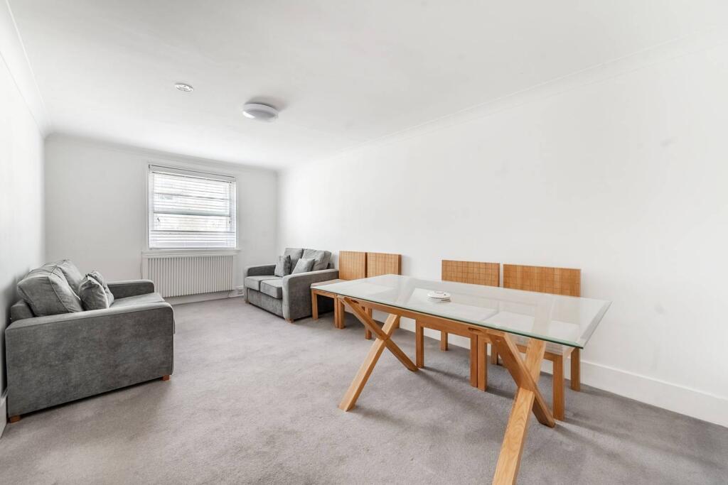 2 bed 1st Floor Flat for rent in London. From Foxtons - South Kensington