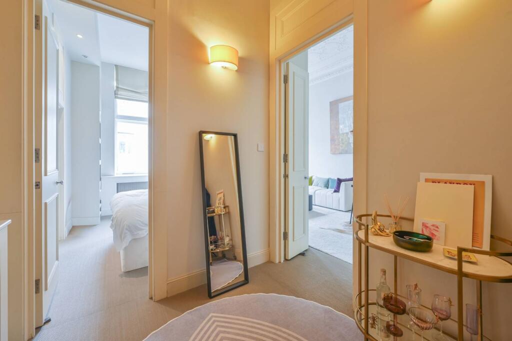 1 bed 1st Floor Flat for rent in London. From Foxtons - South Kensington