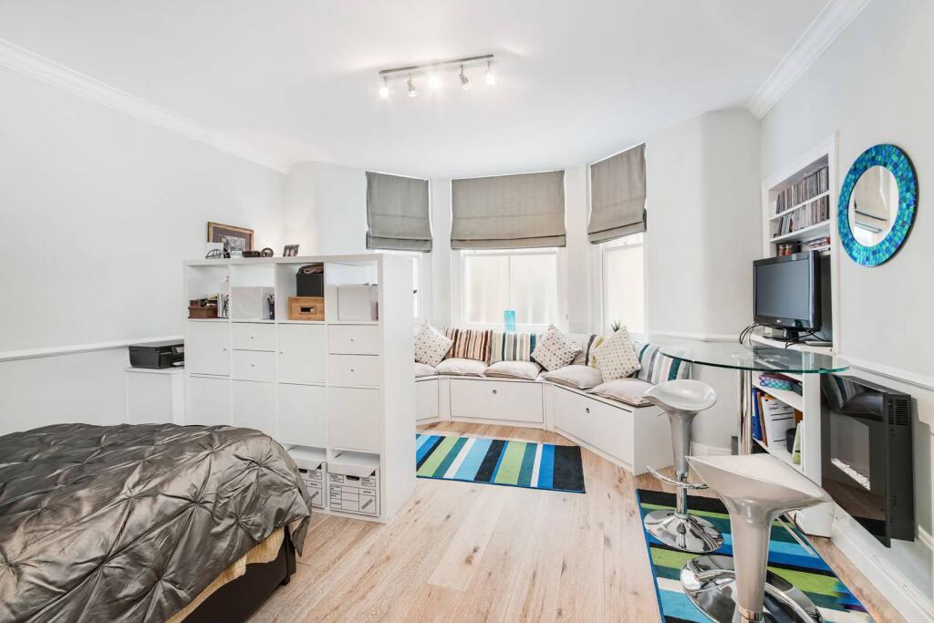 0 bed Studio for rent in Chelsea. From Foxtons - South Kensington