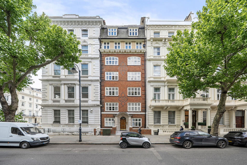 1 bed 1st Floor Flat for rent in London. From Foxtons - South Kensington