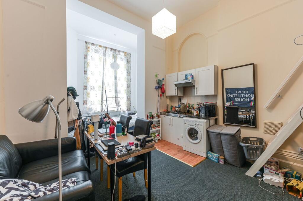4 bed Studio for rent in Kensington. From Foxtons - South Kensington