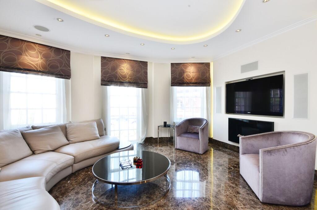 3 bed 1st Floor Flat for rent in Chelsea. From Foxtons - South Kensington 3 bed 1st Floor Flat for rent in Chelsea. From Foxtons - South Kensington