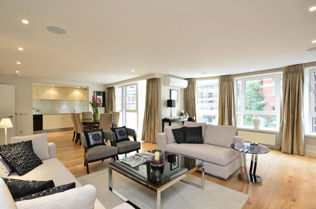 2 bed 1st Floor Flat for rent in Chelsea. From Foxtons - South Kensington