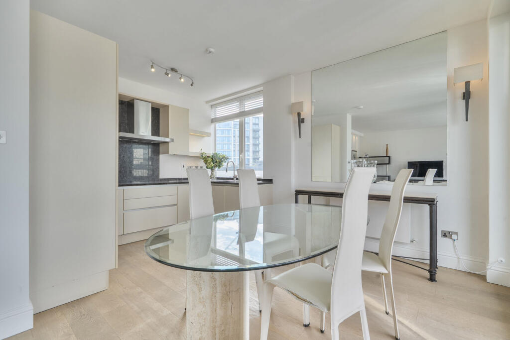 2 bed 1st Floor Flat for rent in Battersea. From Foxtons - South Kensington 2 bed 1st Floor Flat for rent in Battersea. From Foxtons - South Kensington