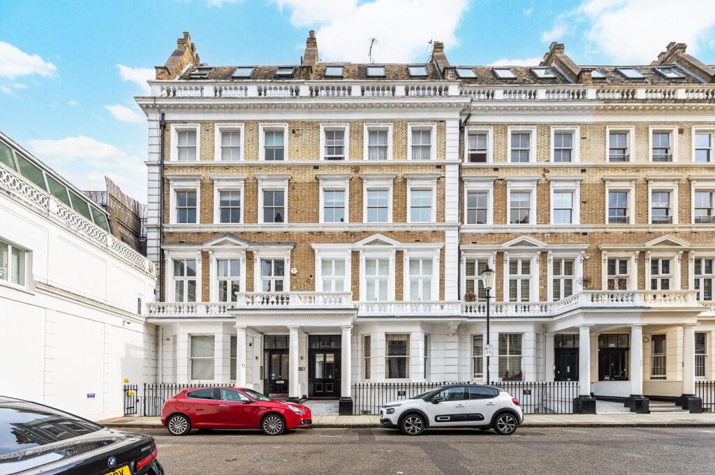 2 bed 1st Floor Flat for rent in London. From Foxtons - South Kensington
