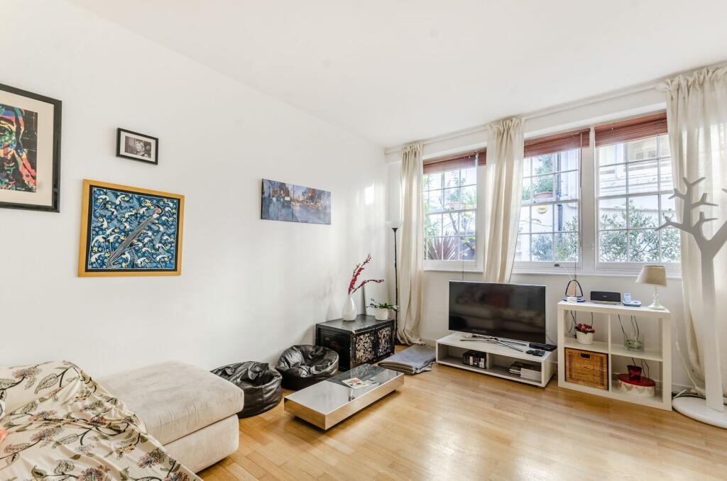 2 bed Mews for rent in Chelsea. From Foxtons - South Kensington