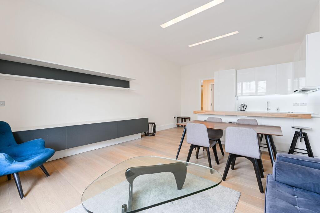 2 bed 1st Floor Flat for rent in Chelsea. From Foxtons - South Kensington