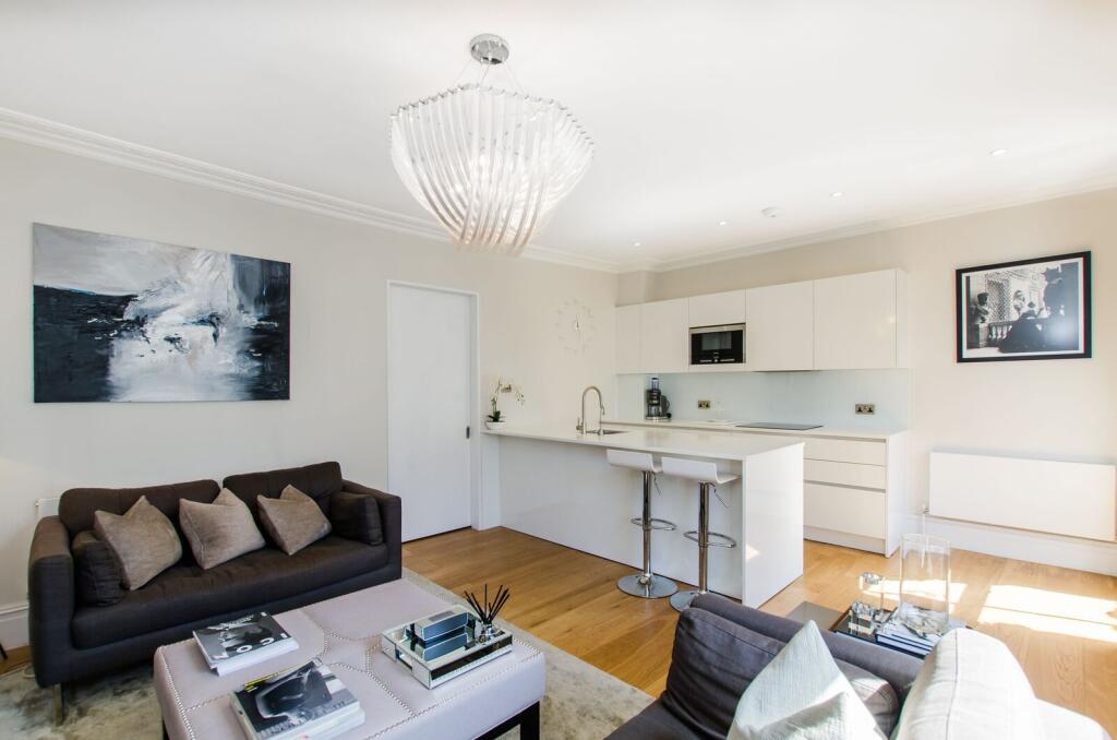 2 bed 1st Floor Flat for rent in London. From Foxtons - South Kensington