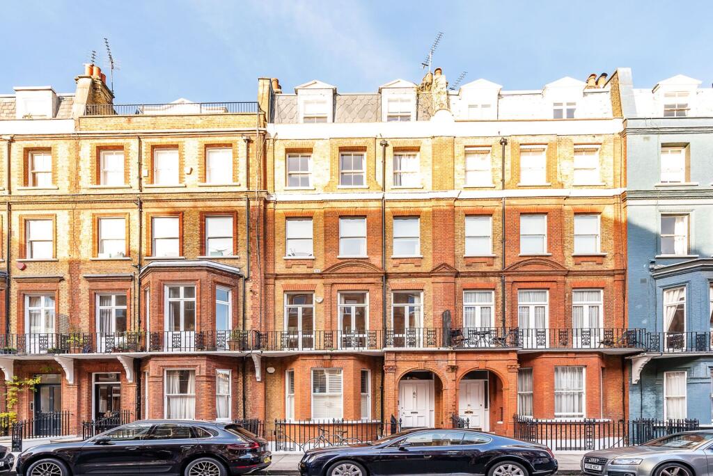 3 bed Annexe for rent in Chelsea. From Foxtons - South Kensington