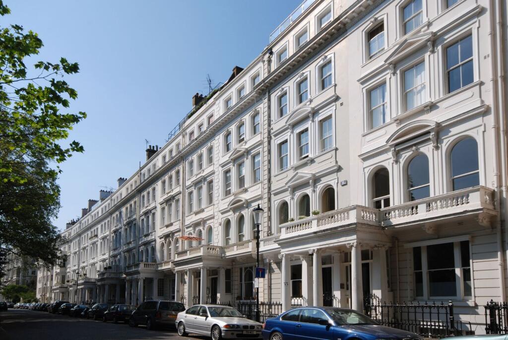 2 bed 1st Floor Flat for rent in London. From Foxtons - South Kensington