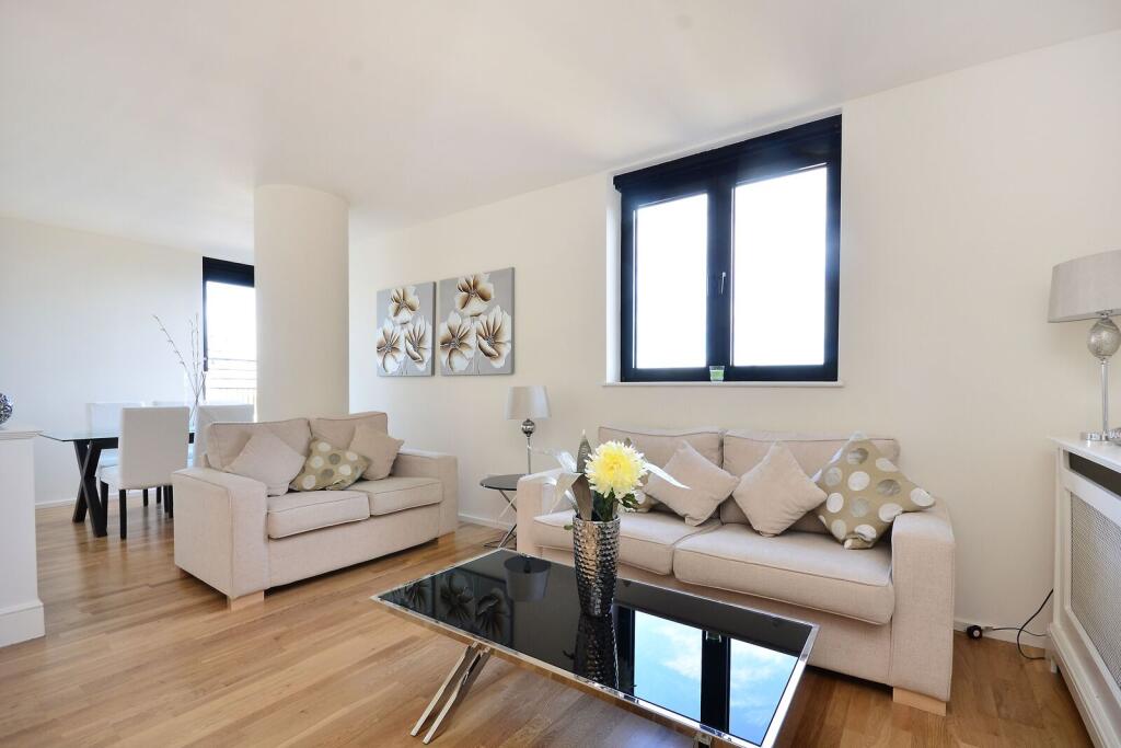 2 bed 1st Floor Flat for rent in Kensington. From Foxtons - South Kensington