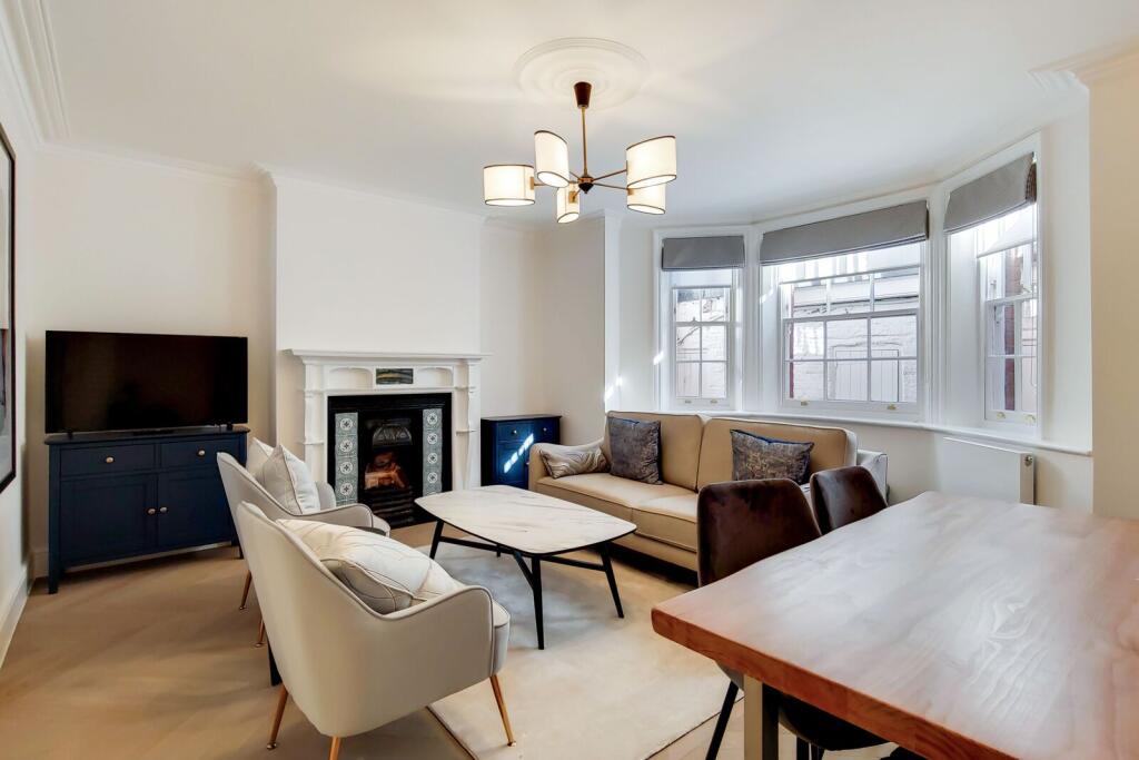 3 bed 1st Floor Flat for rent in London. From Foxtons - South Kensington