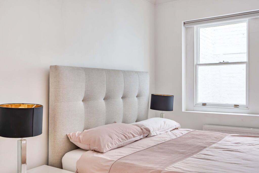 2 bed 1st Floor Flat for rent in London. From Foxtons - South Kensington