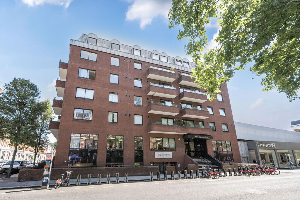 1 bed 1st Floor Flat for rent in Chelsea. From Foxtons - South Kensington