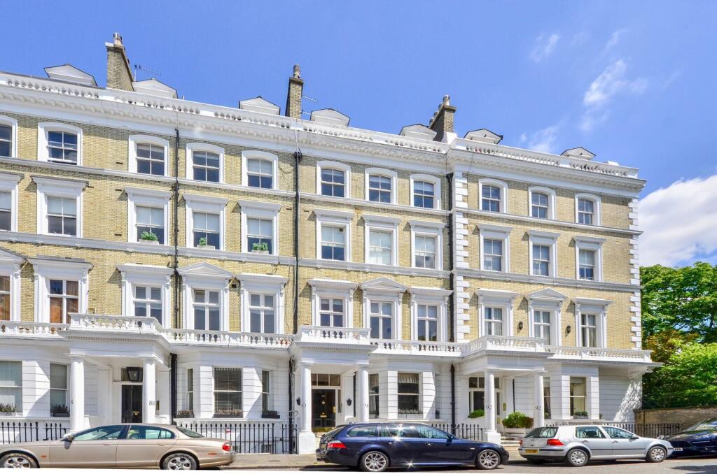 1 bed 1st Floor Flat for rent in Chelsea. From Foxtons - South Kensington