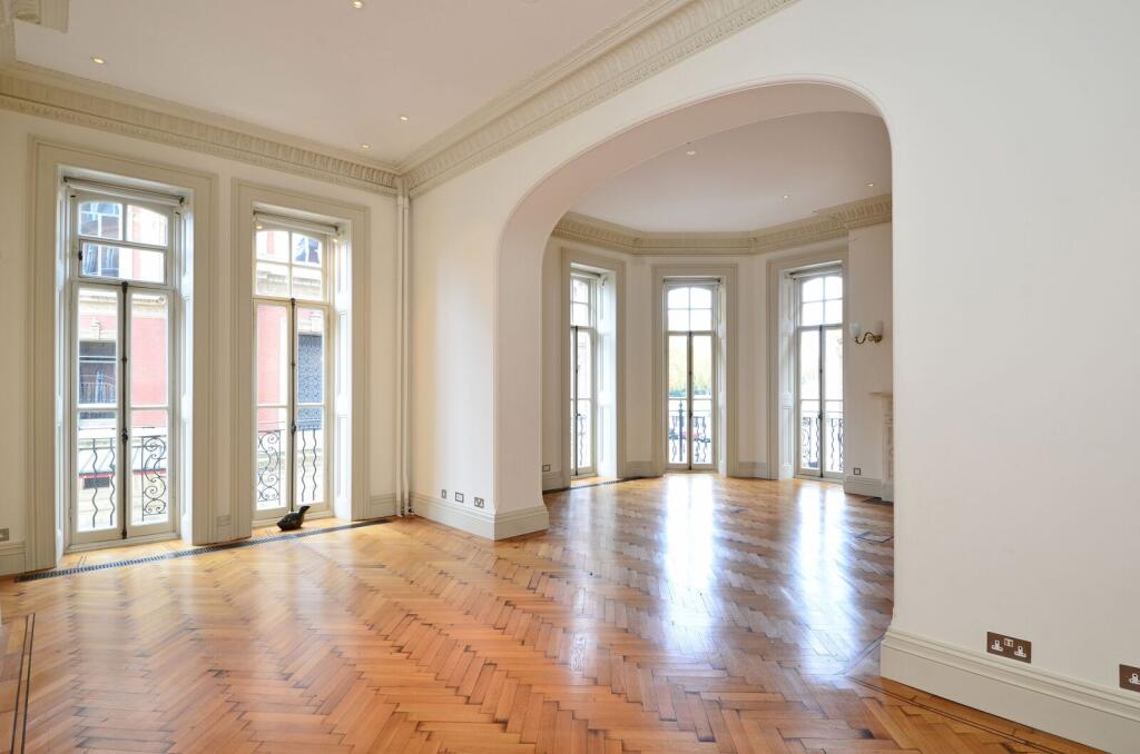 4 bed 1st Floor Flat for rent in Kensington. From Foxtons - South Kensington