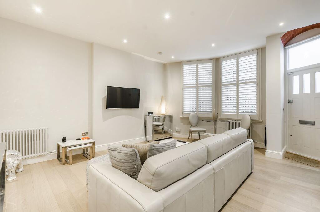 1 bed 1st Floor Flat for rent in Kensington. From Foxtons - South Kensington