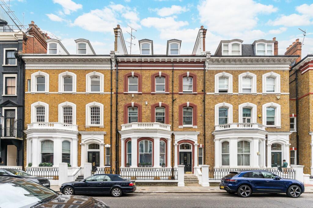 2 bed 1st Floor Flat for rent in Chelsea. From Foxtons - South Kensington 2 bed 1st Floor Flat for rent in Chelsea. From Foxtons - South Kensington