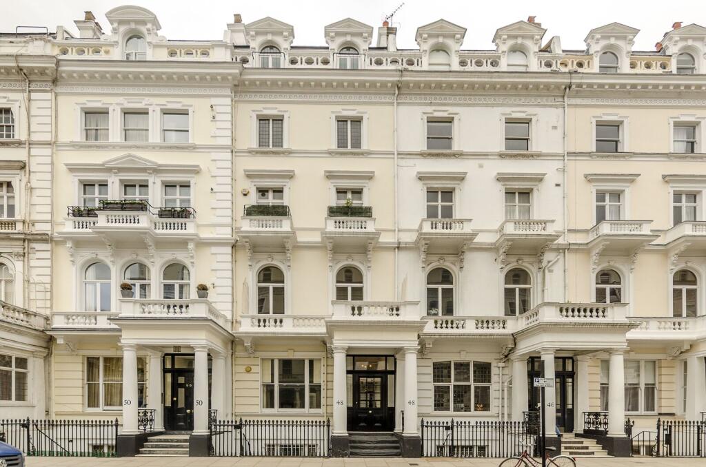 2 bed 1st Floor Flat for rent in Kensington. From Foxtons - South Kensington
