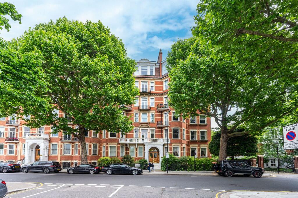 3 bed 1st Floor Flat for rent in Kensington. From Foxtons - South Kensington 3 bed 1st Floor Flat for rent in Kensington. From Foxtons - South Kensington