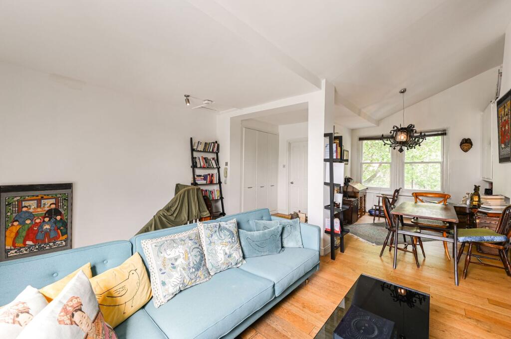 2 bed Annexe for rent in London. From Foxtons - South Kensington
