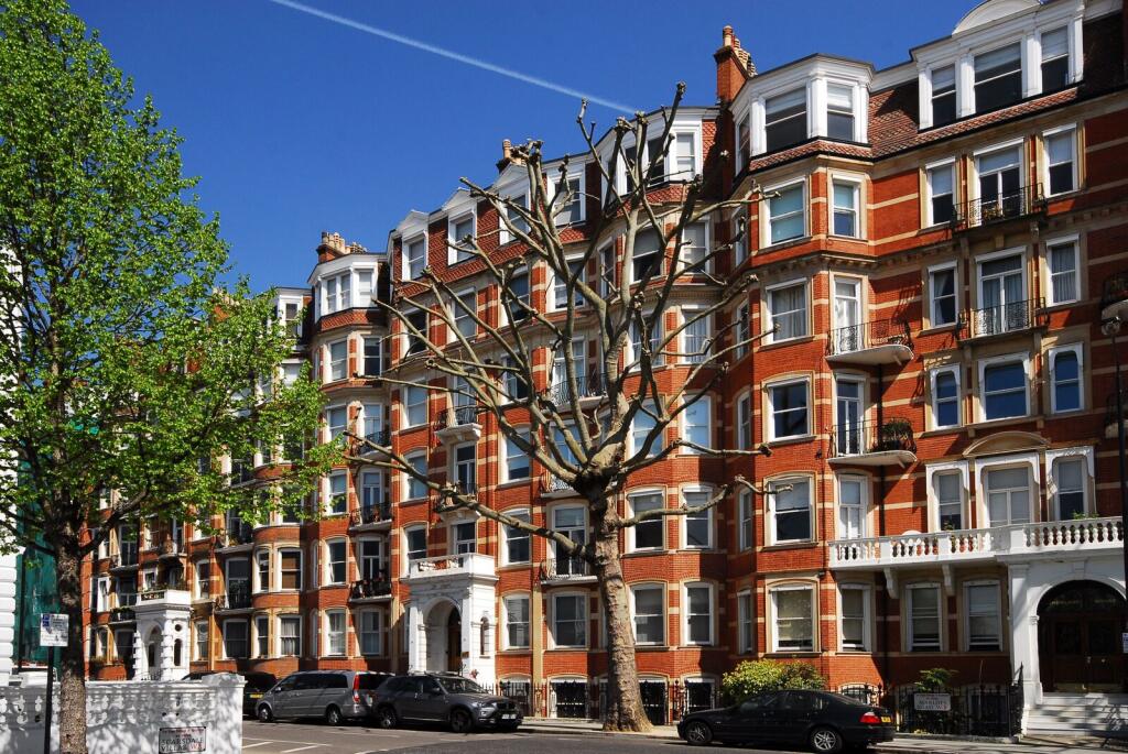 2 bed 1st Floor Flat for rent in Kensington. From Foxtons - South Kensington 2 bed 1st Floor Flat for rent in Kensington. From Foxtons - South Kensington