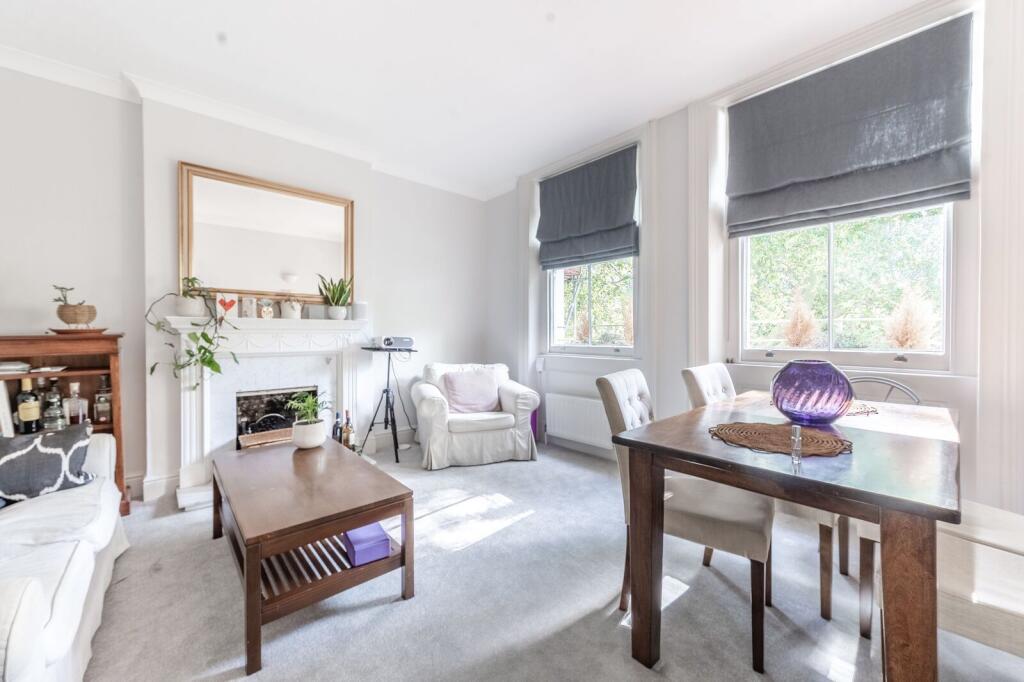 2 bed 1st Floor Flat for rent in London. From Foxtons - South Kensington