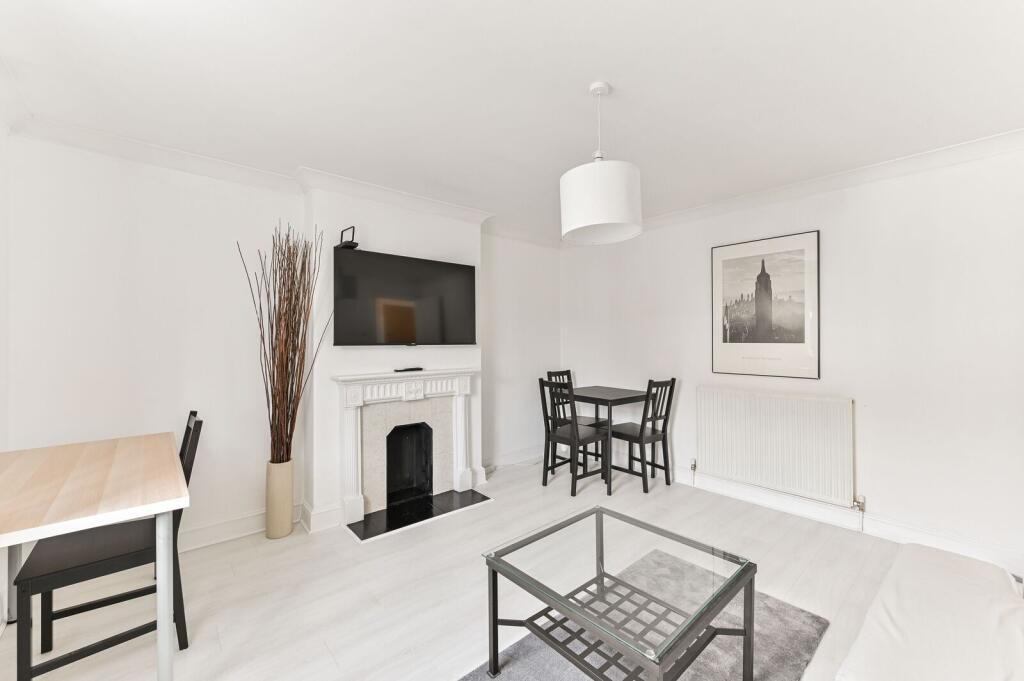 1 bed 1st Floor Flat for rent in Chelsea. From Foxtons - South Kensington