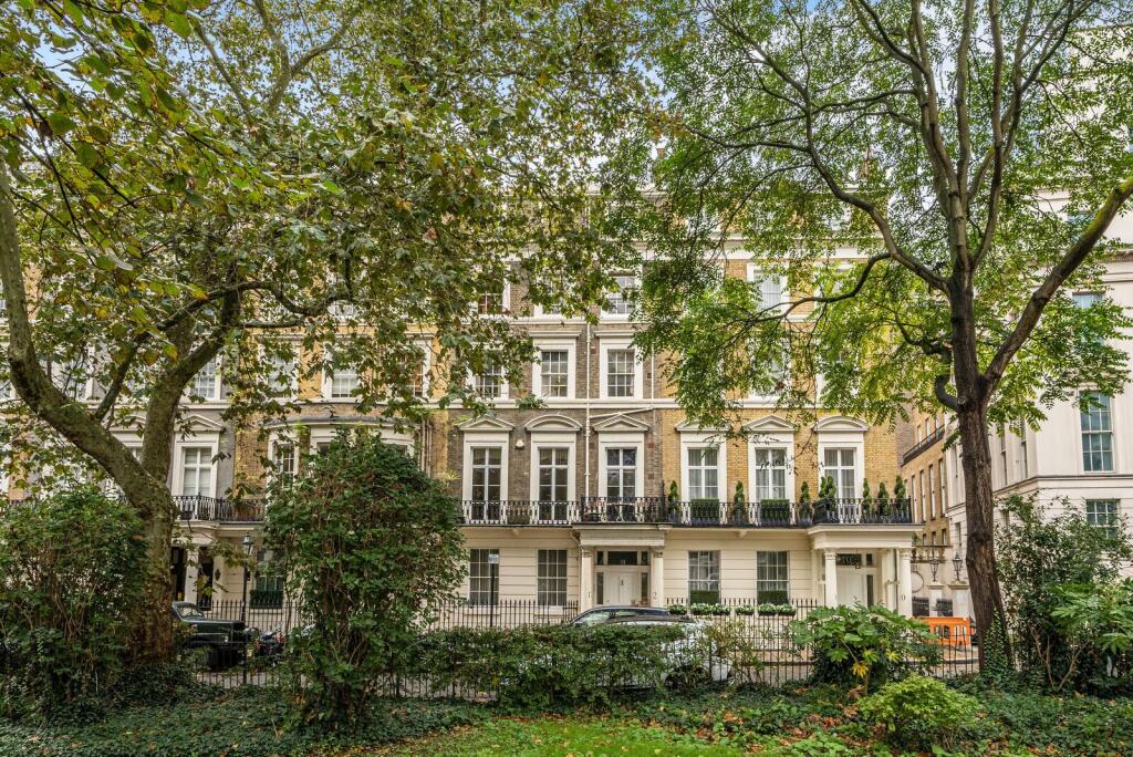 3 bed 1st Floor Flat for rent in Chelsea. From Foxtons - South Kensington