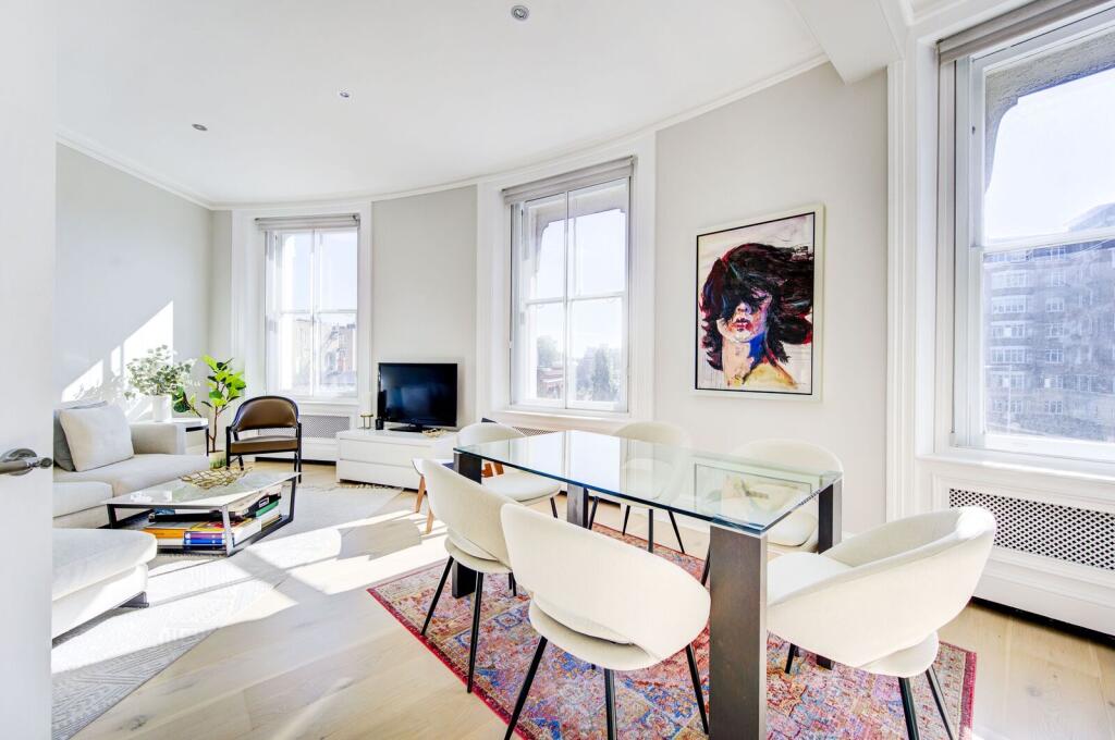 3 bed 1st Floor Flat for rent in Chelsea. From Foxtons - South Kensington