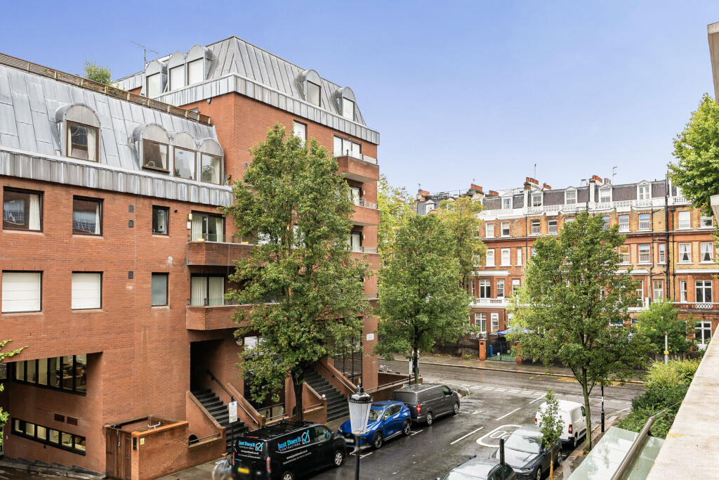 2 bed 1st Floor Flat for rent in London. From Foxtons - South Kensington 2 bed 1st Floor Flat for rent in London. From Foxtons - South Kensington