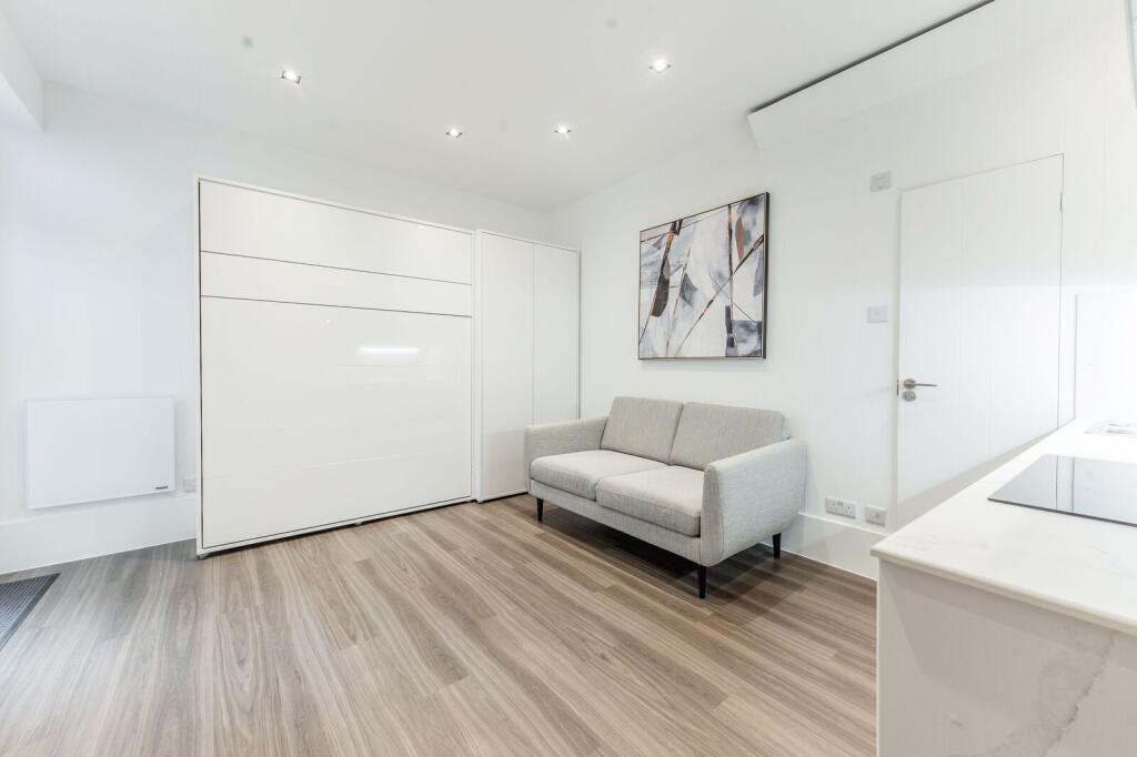 0 bed Studio for rent in Chelsea. From Foxtons - South Kensington