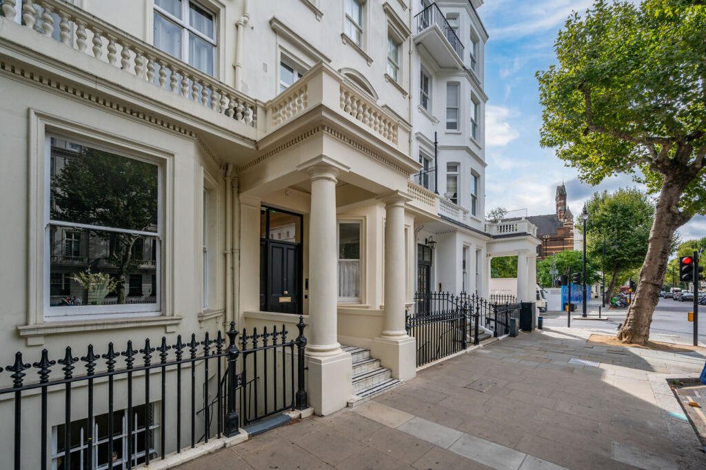 1 bed 1st Floor Flat for rent in London. From Foxtons - South Kensington