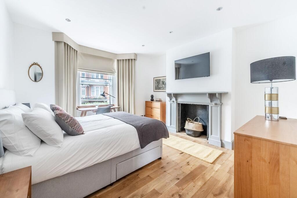 2 bed 1st Floor Flat for rent in Chelsea. From Foxtons - South Kensington 2 bed 1st Floor Flat for rent in Chelsea. From Foxtons - South Kensington