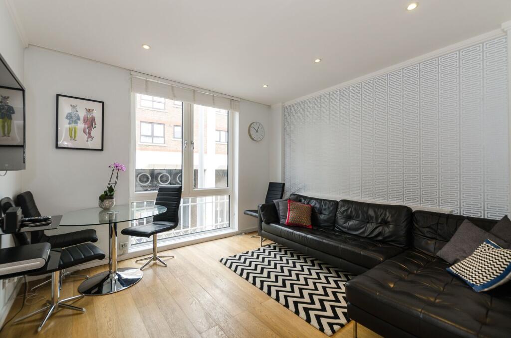 1 bed 1st Floor Flat for rent in London. From Foxtons - South Kensington