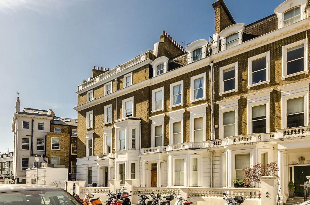 2 bed 1st Floor Flat for rent in London. From Foxtons - South Kensington 2 bed 1st Floor Flat for rent in London. From Foxtons - South Kensington