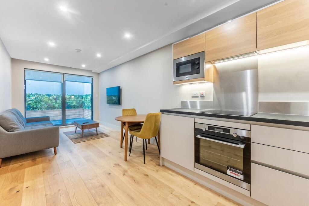 1 bed 1st Floor Flat for rent in London. From Foxtons - South Kensington