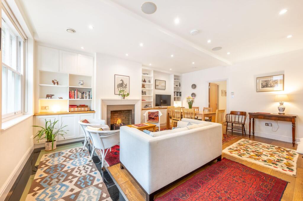 3 bed Mews for rent in London. From Foxtons - South Kensington