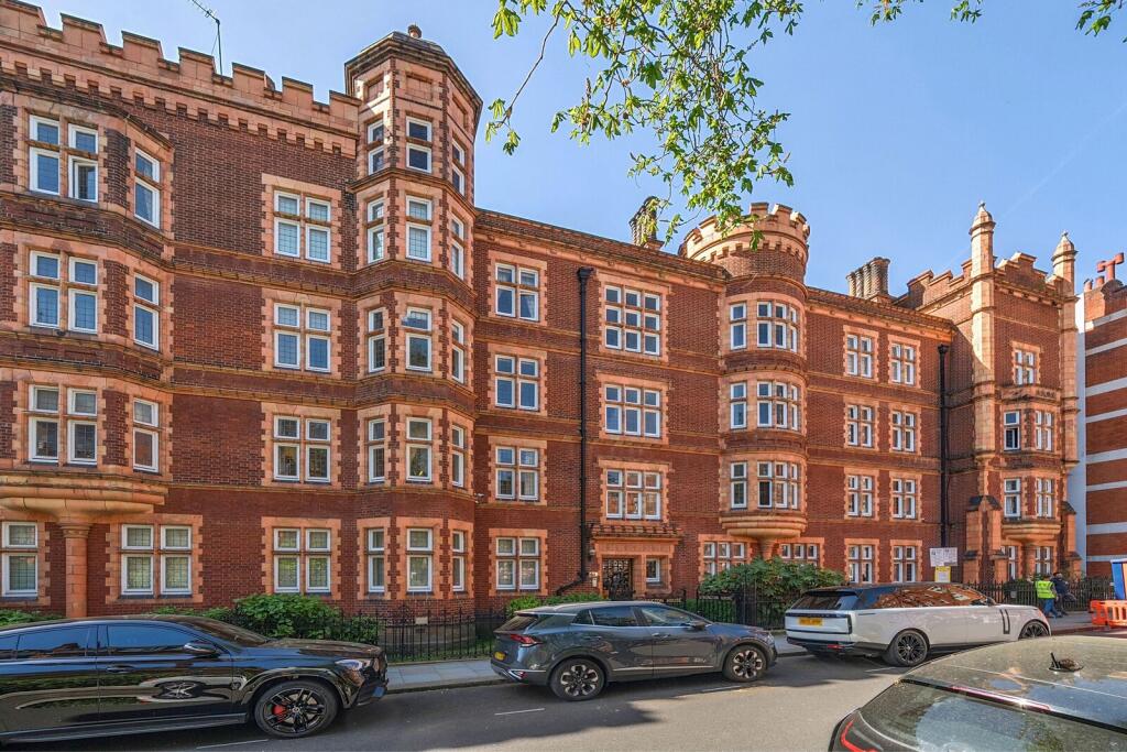 2 bed 1st Floor Flat for rent in London. From Foxtons - South Kensington 2 bed 1st Floor Flat for rent in London. From Foxtons - South Kensington