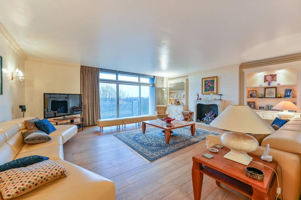 3 bed 1st Floor Flat for rent in London. From Foxtons - St Johns Wood