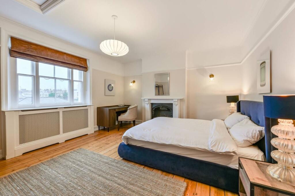4 bed 1st Floor Flat for rent in London. From Foxtons - St Johns Wood